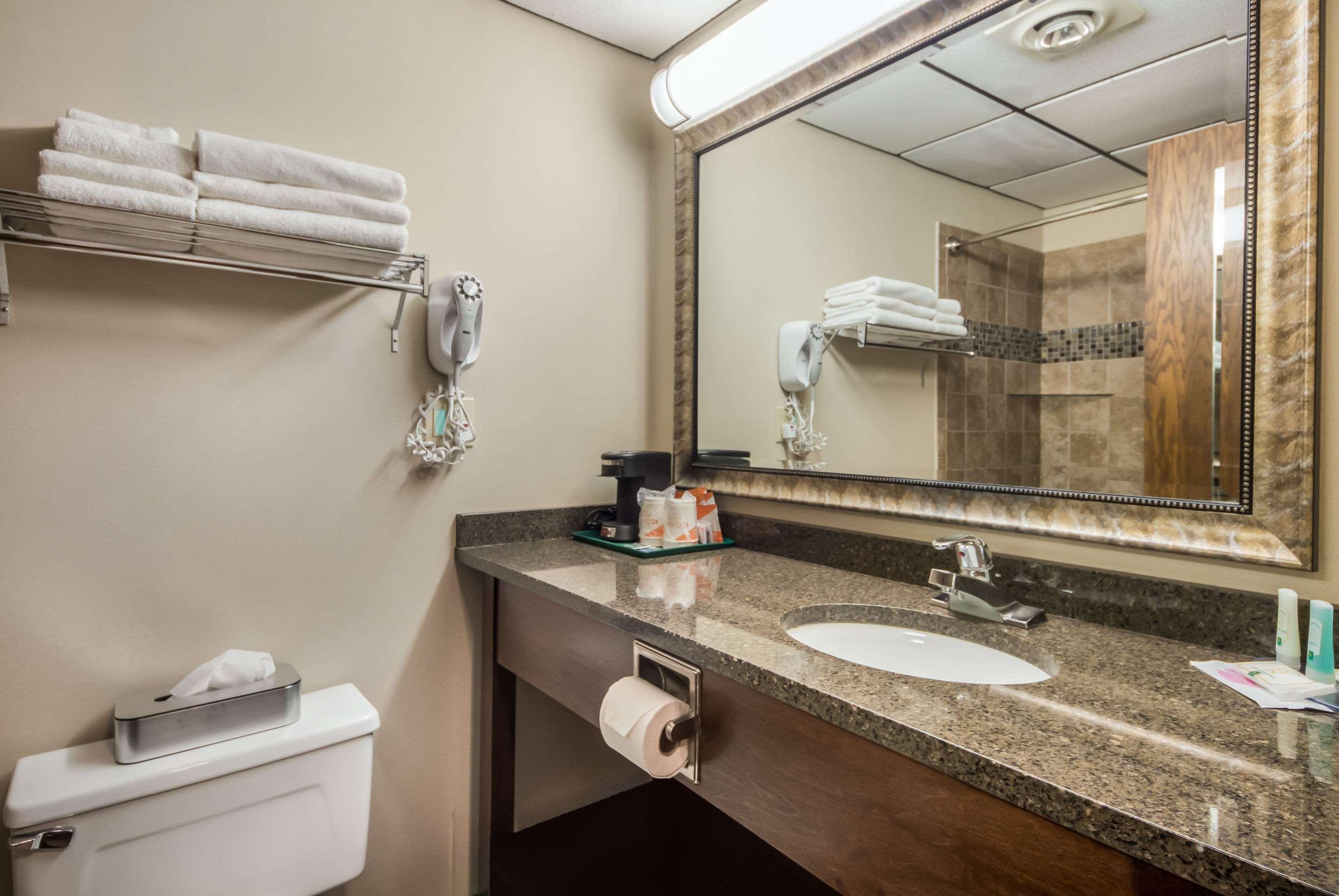 Quality Inn & Suites Newberry Bagian luar foto