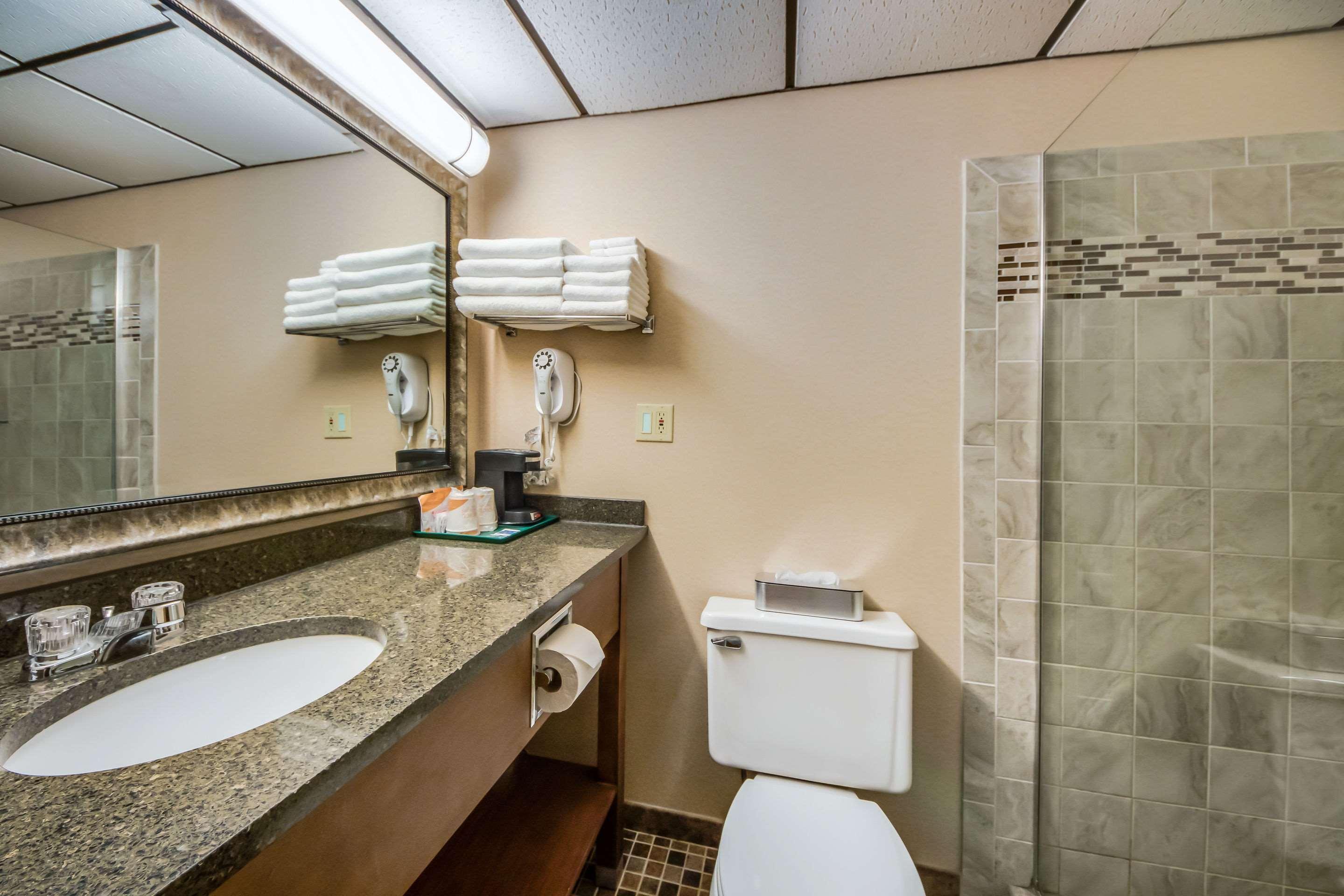 Quality Inn & Suites Newberry Bagian luar foto