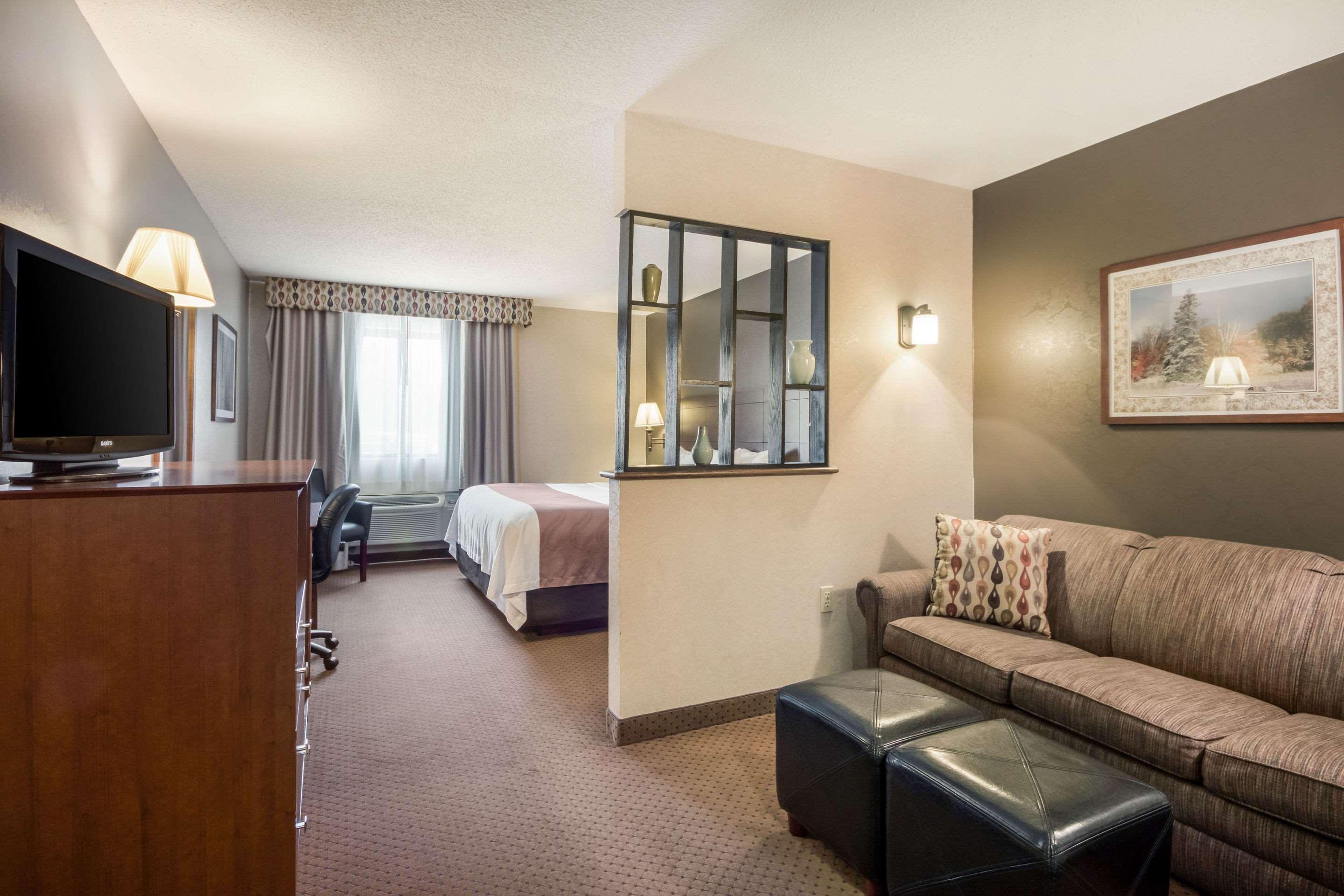 Quality Inn & Suites Newberry Bagian luar foto