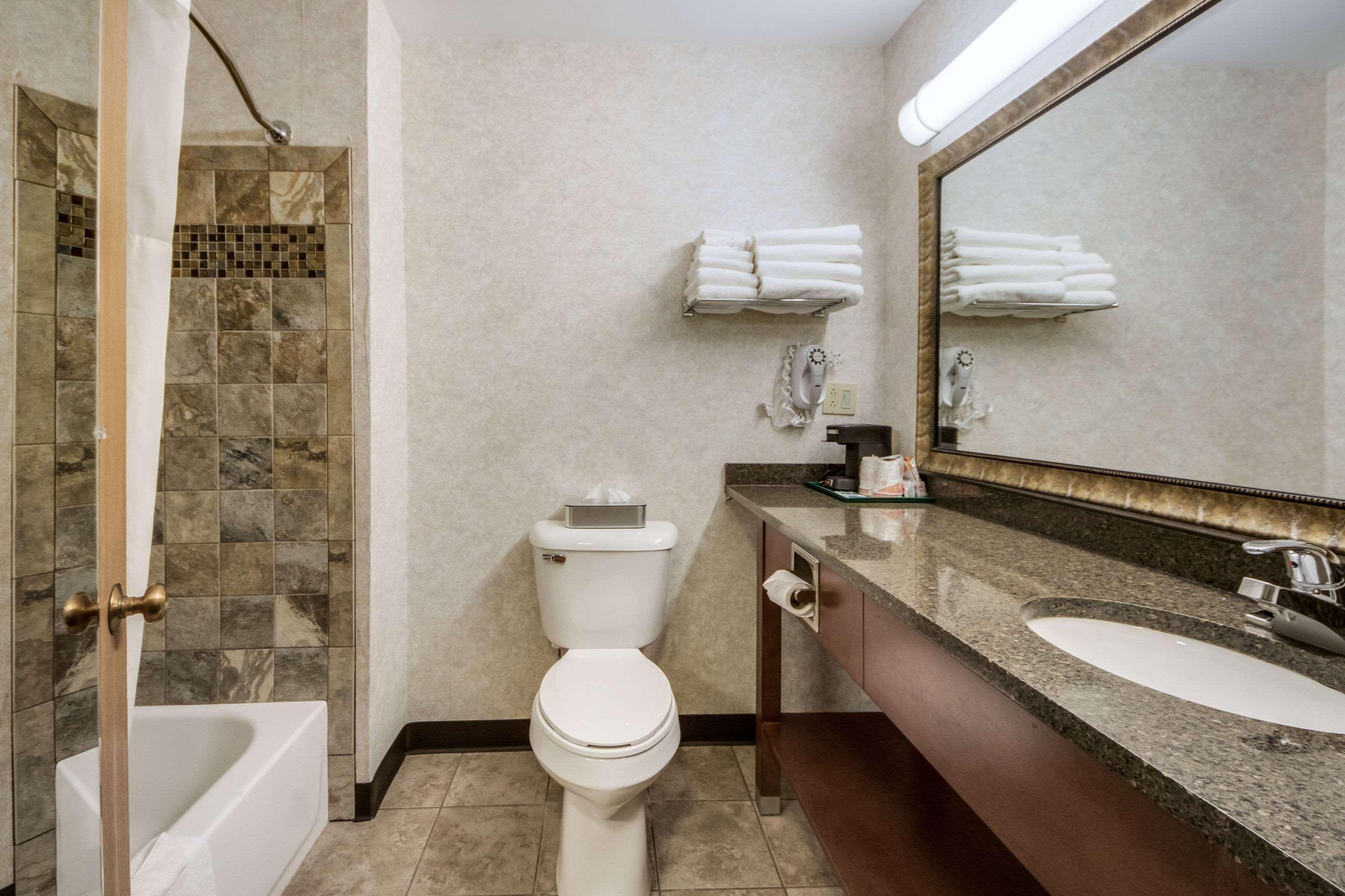 Quality Inn & Suites Newberry Bagian luar foto