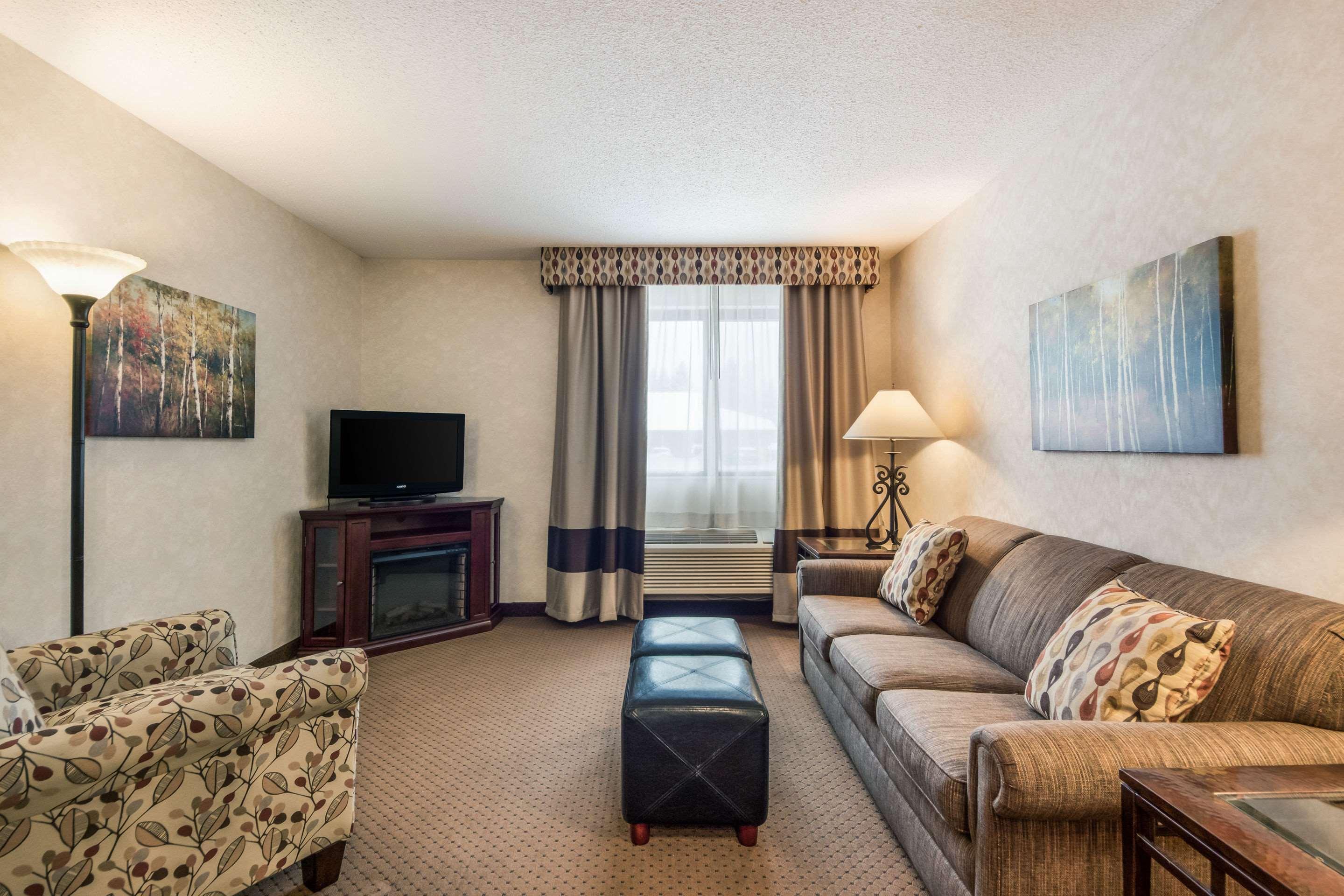 Quality Inn & Suites Newberry Bagian luar foto